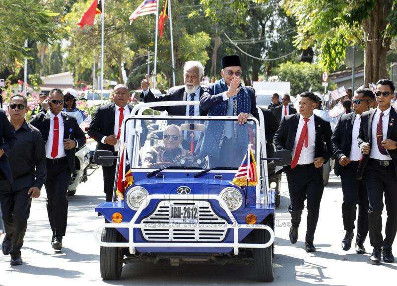 FOTO ATUÁL : PM Malázia Dato Seri Anwar Ibrahim to’o ona Timor-Leste