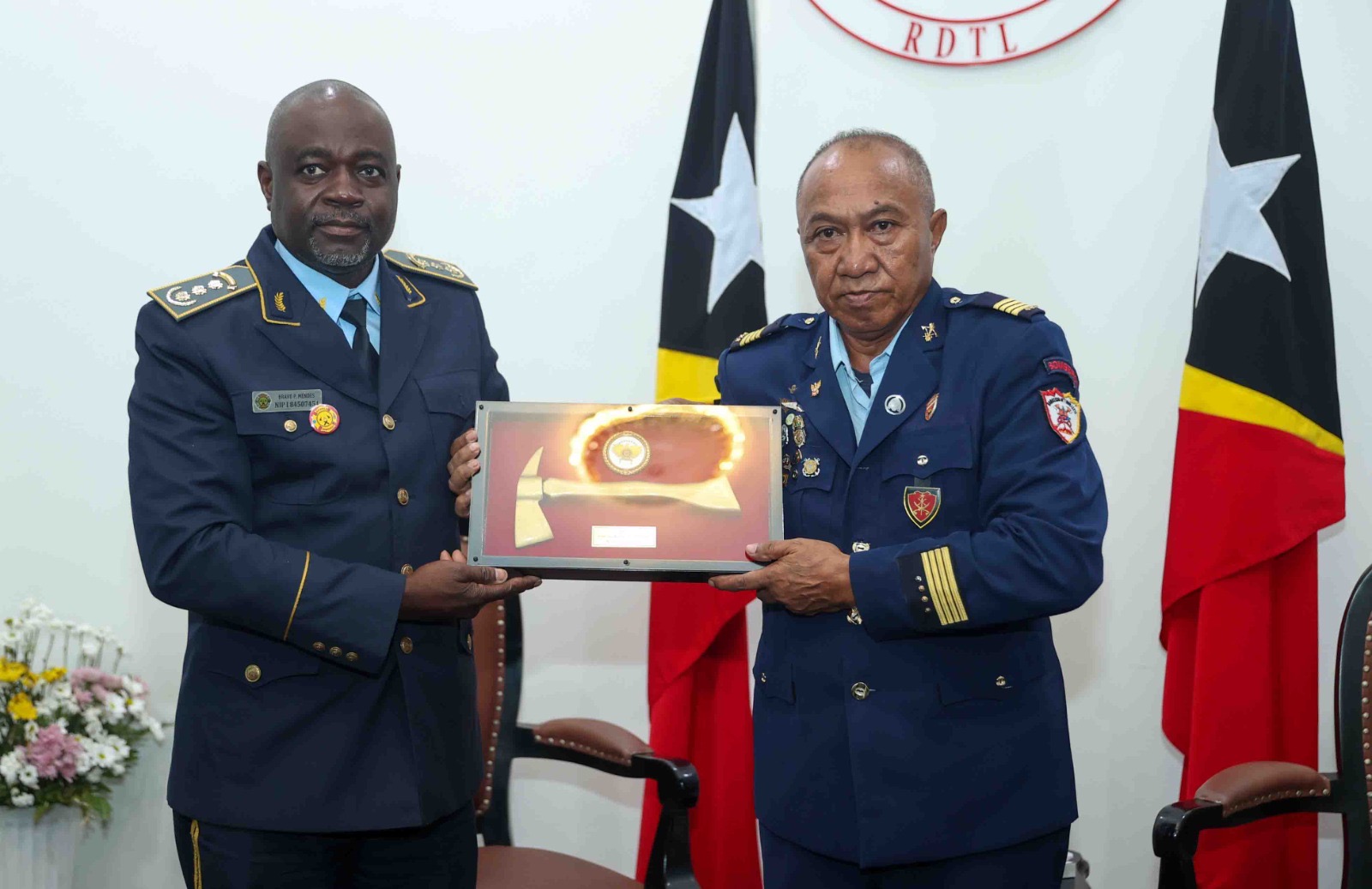 UBPLP entrega maskota rotativa ba Timor-Leste no indika Paulo Anibal sai Prezidente