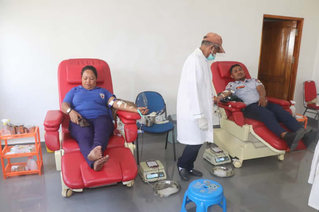 Funsionáriu APC-CVTL voluntariamente halo doasaun raan ba “Banco de Sangue”  HNGV