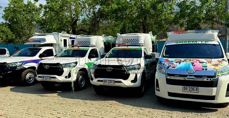 Empreza Timor Safari entrega karreta ambulánsia haat ba Governu