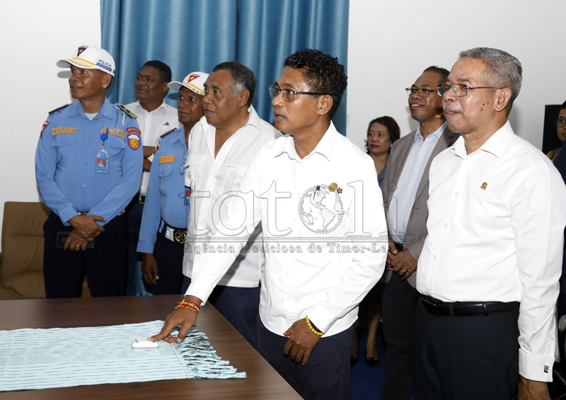 Governu lansa sistema kontrolu tráfiku ba sonoru-parajen transporte públiku iha Dili