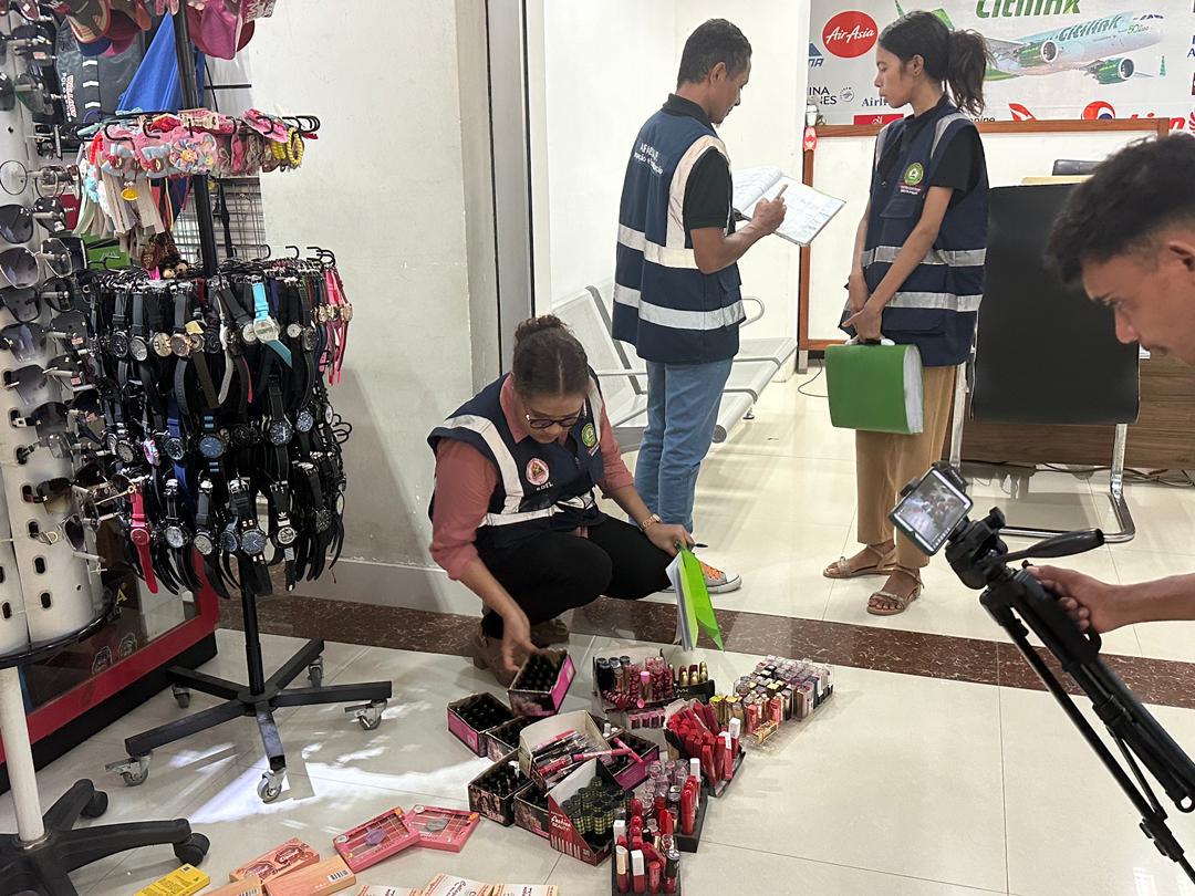 AIFAESA halo inspesaun ba estabelesimentu kosmetiku Balicom iha Timor Plaza