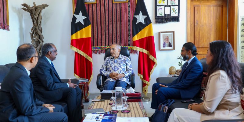 COSMO husi Brunei apoia IOB loke formasaun lian inglés ba joven sira