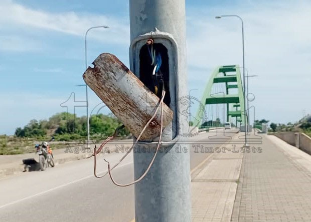 Ema deskoñesidu estraga fiu no tuda rahun ahi elétrika iha ponte Noefefan