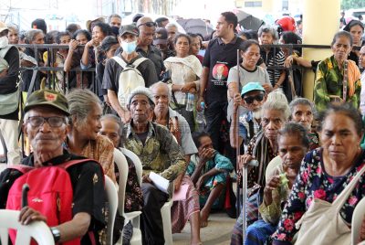 FOTO-ATUÁL : Veteranu sira forma atu hetan fisa pagamentu husi MAKLN hodi simu pensaun iha BNF