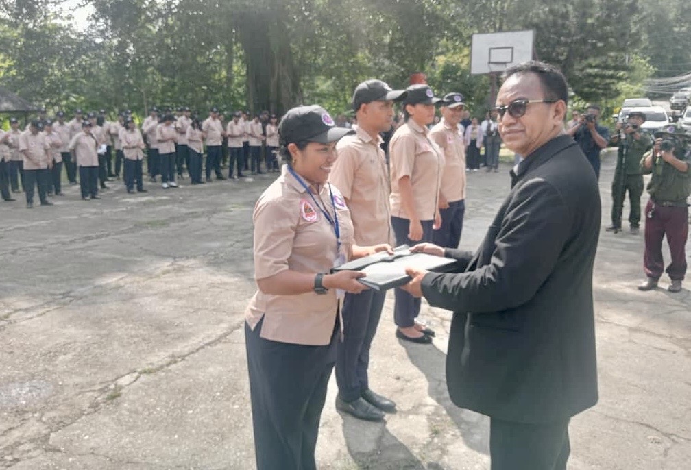 Funsionáriu MJ na’in-100 tuir formasaun karatér iha Dare