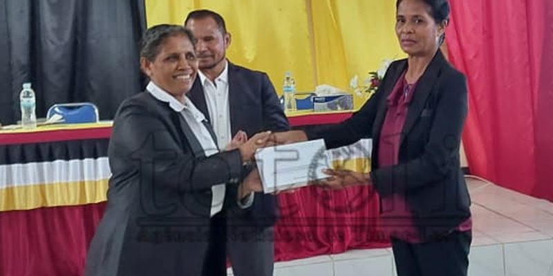 MAE entrega tableta no relatóriu avaliasaun ba Autoridade Kovalima