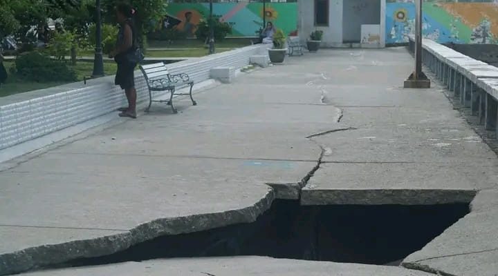 MOP orienta ekipa téknika taka provizóriu trotoar iha Palásiu Governu oin