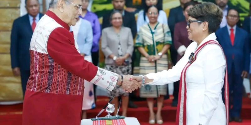 Ramos-Horta fó pose ba Embaixadóra Reprezentante Permanente TL ba ASEAN Elisa Maria