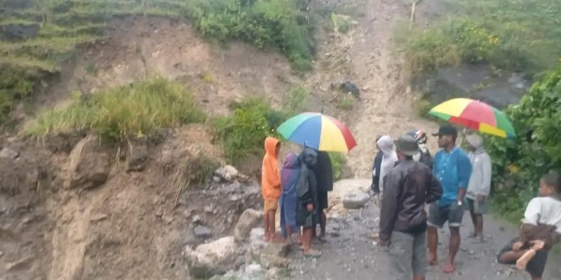 Estrada ligasaun Bobonaru-Ermera iha área Maleubu kotu totál