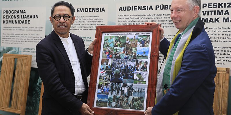 ICRC entrega dokumentu istóriku Timor-Leste nian ba CNC