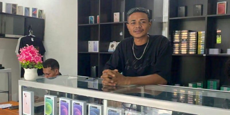 Laika Metan, Foinsa’e ne’ebé emprega ema na’in-40, inklui apoia família no estudu rasik