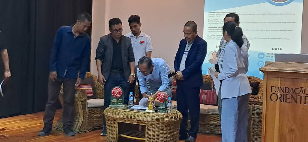 UNTL-FSTL reforsa kooperasaun iha modalidade Sepaktakraw ba estudante