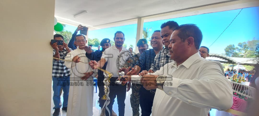 Governu inaugura edifísiu SEFOPE Kovalima no entrega sertikadu ba formandu dalén inglés