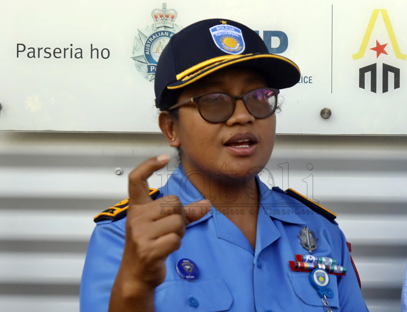 Komisária Natercia Martins husu deskulpa ba jornalista sira