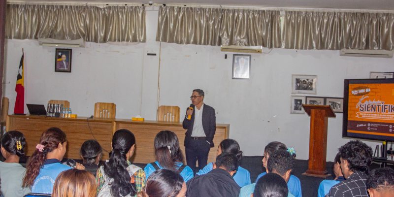 CNC komemora Loron Revolusaun Ai-Funan Kravu ho konferénsia sientífika