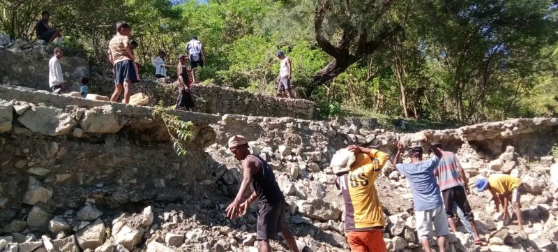 Komunidade hadi’ak estrada bá Bee-Manas Marobo
