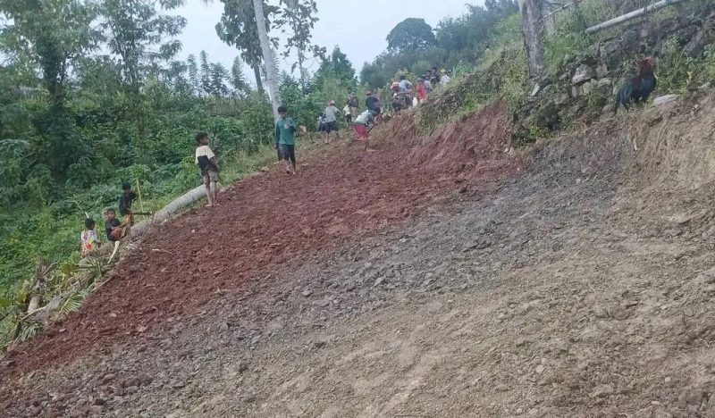 Populasaun loke estrada foun liga suku Soilesu-Obulo no Lasaun