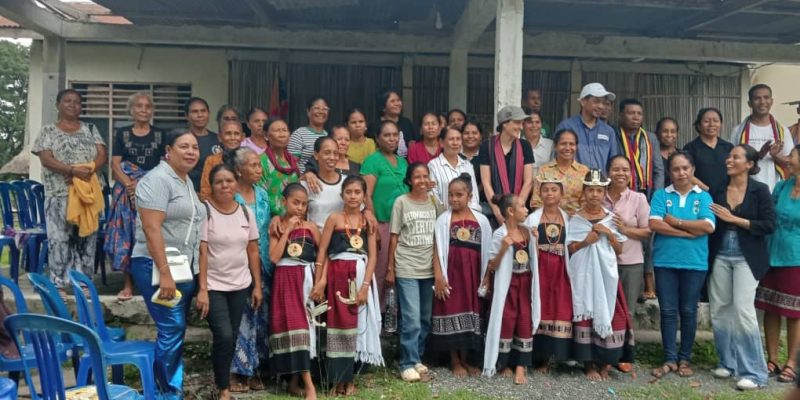 Ekipa World Vision observa direta atividade kooperativa SOLCOV iha Suku Matai