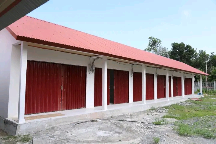 Reabilitasaun merkadu Olobai konkluidu, tempu badak sei muda vendedór