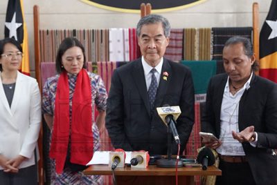 Leung apoia mákina modernu produsaun bee-moos nian hamutuk 100 ba TL