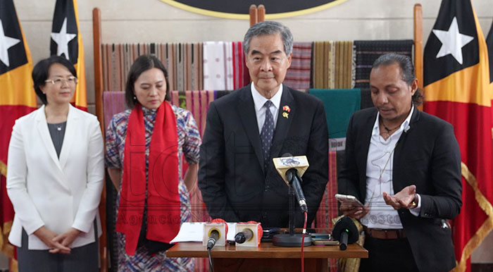 Leung apoia mákina modernu produsaun bee-moos nian hamutuk 100 ba TL