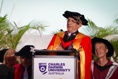Charles Darwin University atribui Doutoramenru Honoris Causa ba Ramos-Horta