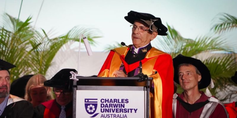 Charles Darwin University atribui Doutoramenru Honoris Causa ba Ramos-Horta