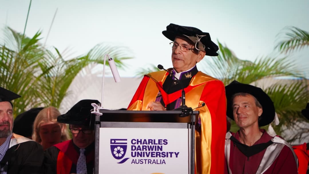 Charles Darwin University atribui Doutoramenru Honoris Causa ba Ramos-Horta