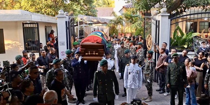 Matan-been suli bainhira Lú Olo husik Rezidénsia Farol bá viajen ikus