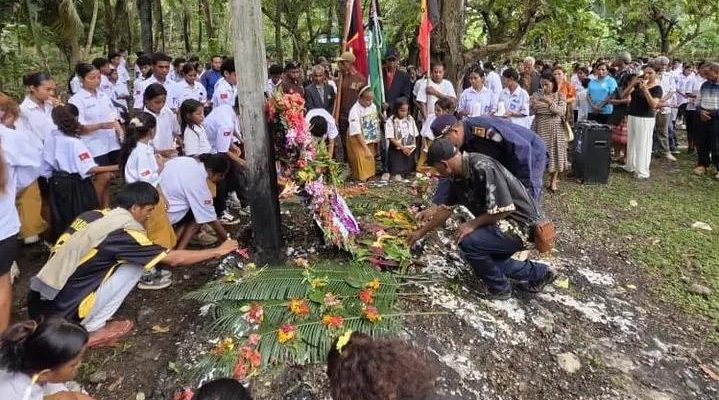 Autoridade no populasaun Uatukarbau presta omenajen ba Antigu PR Lú Olo
