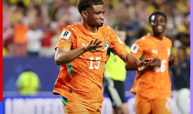 Kosta Marfin hatohar Ekuadór nia delun 1-0 iha minutu 90