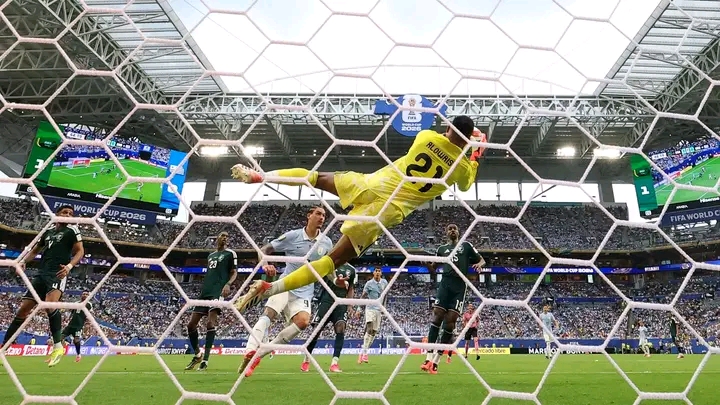 Maxi Araujo salva Uruguai empata ho Arabia Saudita