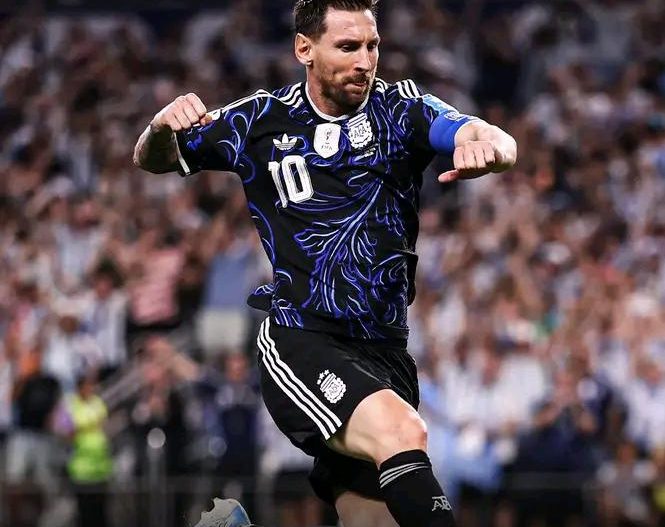 ‘Májiku’ Messi lori Arjentina rekolla pontu sia durante jogu grupu Kopa Mundiál
