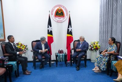 Dekanu FD-UNTL atualiza kooperasaun servisu ho Universidade Lisboa ba PM Xanana