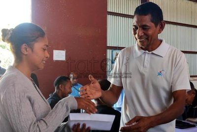 Agrikultór 39 simu pagamentu rihun $25 husi CAAKUB ba fornesimentu foos ba PME