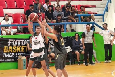 Ekipa Basketeból feminina Ai-Leba halakon Santo Antonio Manatutu