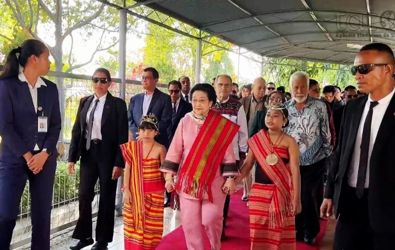 Ramos-Horta no Xanana simu Megawati iha aeroportu Dili