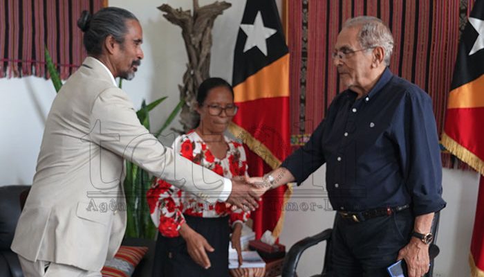 Fundasaun Rai Matak relata programa agrofloresta ba Xefe Estadu 