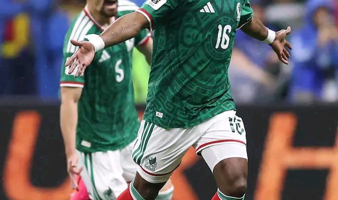 Manán Ekuadór 2-0, Méxiku Haksoit ba Jornada 16