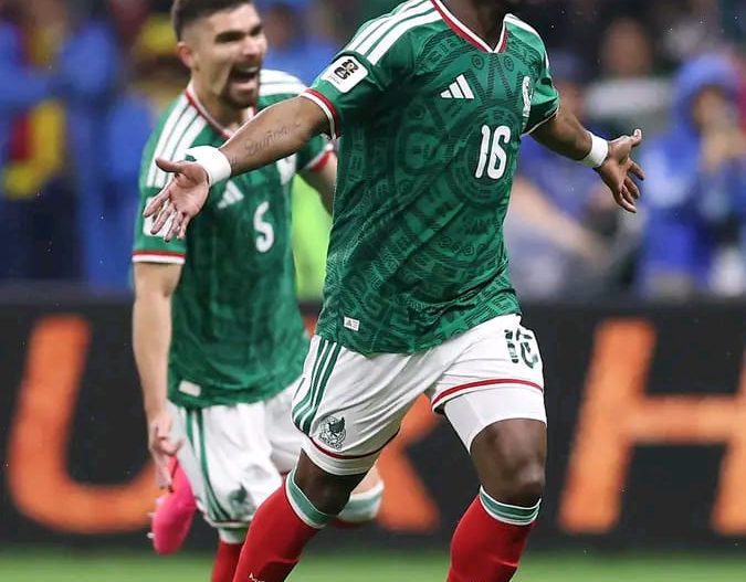Manán Ekuadór 2-0, Méxiku haksoit ba jornada 16