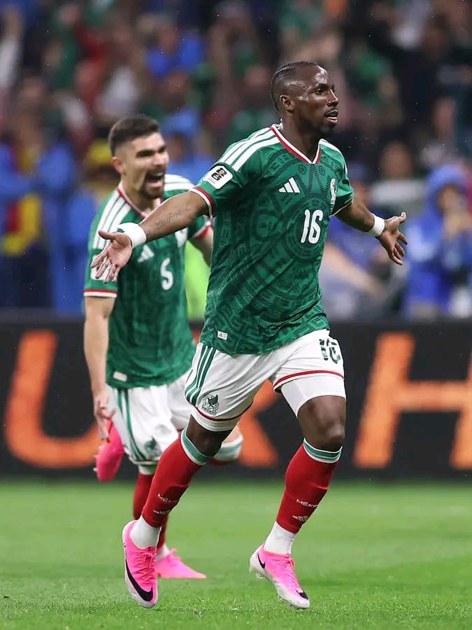 Manán Ekuadór 2-0, Méxiku haksoit ba jornada 16