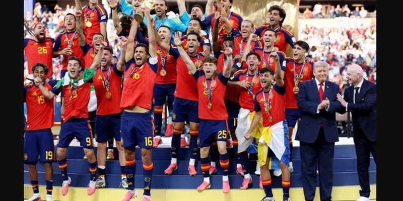 Trump lakohi sees husi pódiu bainhira España hiit-sa’e troféu Kopa Mundiál 2026 ba leten