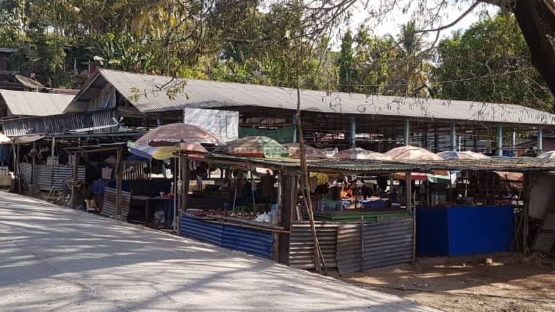 Negosiante husu autoridade Bobonaru tau-matan ba merkadu Balibó