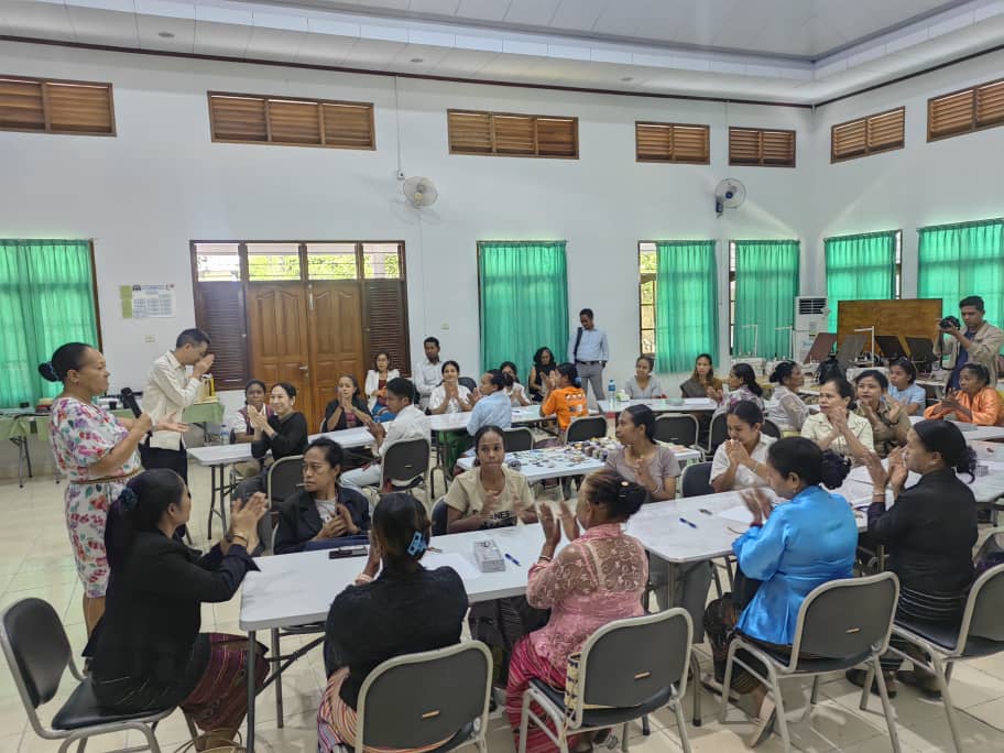 Timor Aid, UN Women no Embaixada Tailándia iha TL fasilita formasaun TaisConnect ba soru-na’in sira
